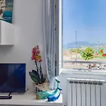 In With Wifi * セストリ・レヴァンテ