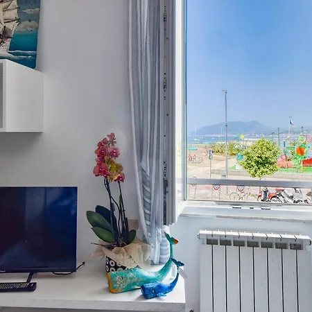 1 Bedroom Awesome In * Sestri Levante