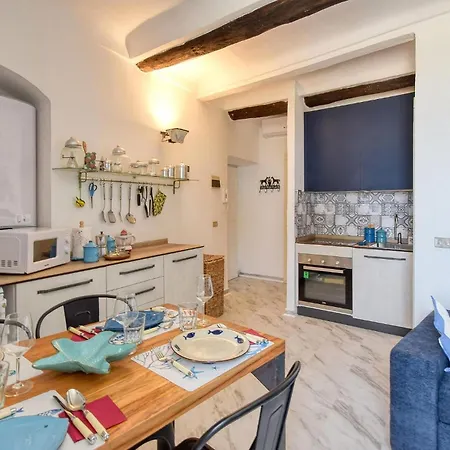 公寓 1 Bedroom Awesome In 东塞斯特里